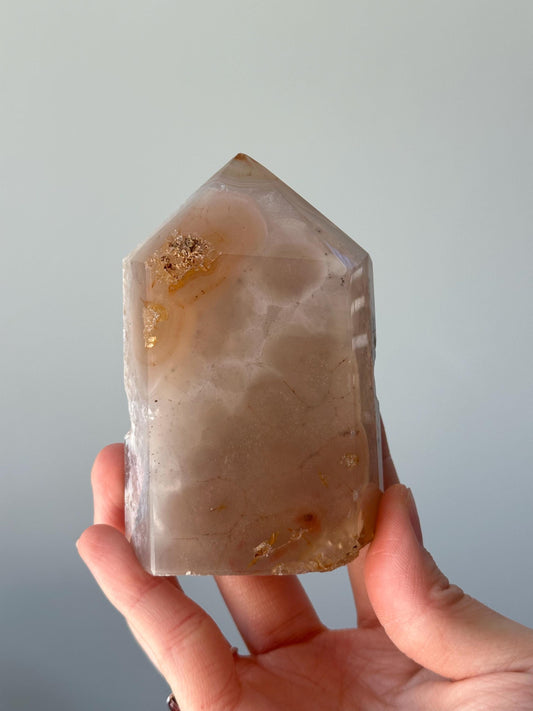 Druzy Agate Tower – Polished Crystal Point with Sparkling Druzy Pocket, Natural Gemstone for Healing Energy, Display, or Spiritual Decor