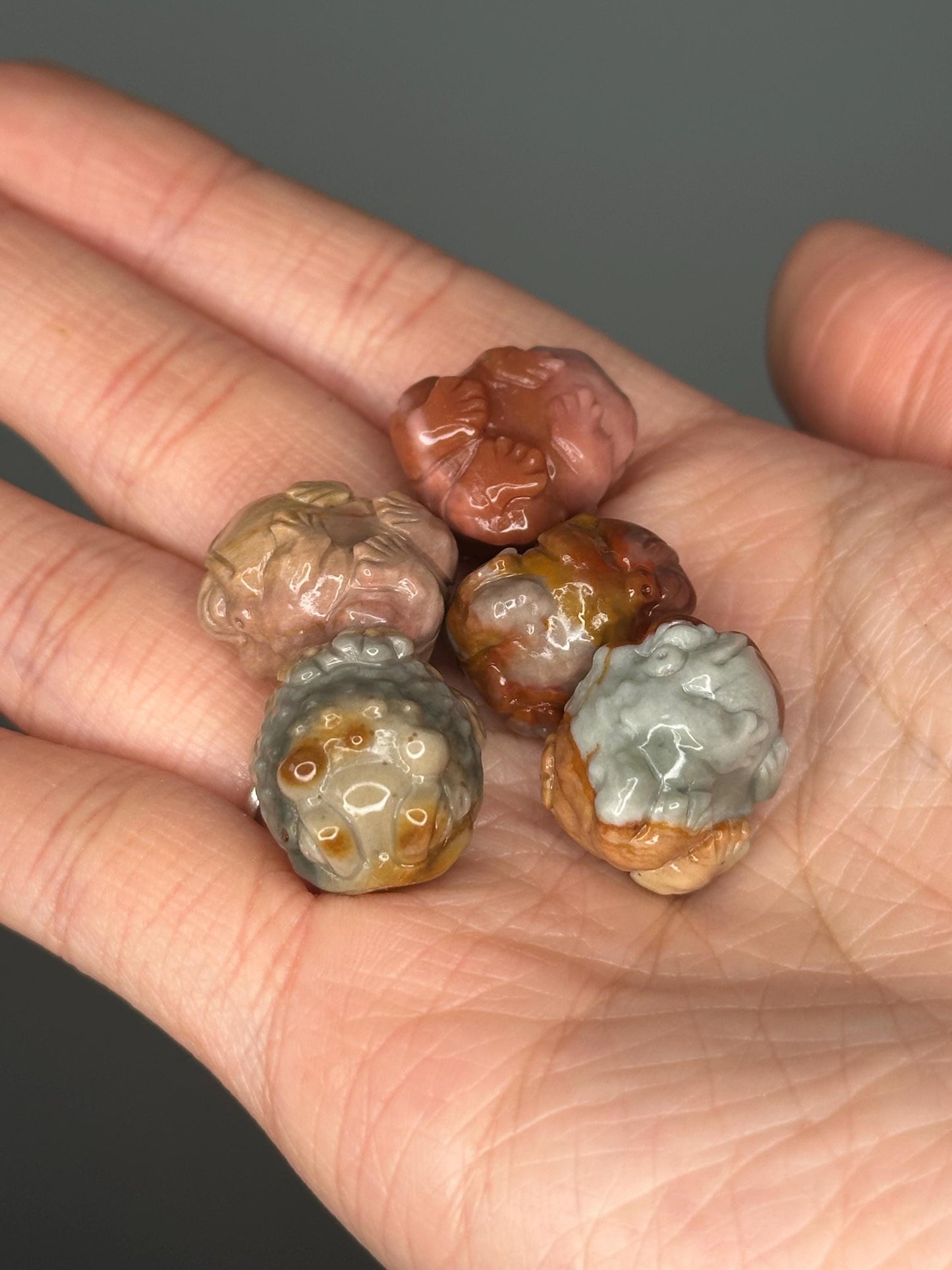 Mini Lucky Toad Carving in Alashan Agate with Flowers