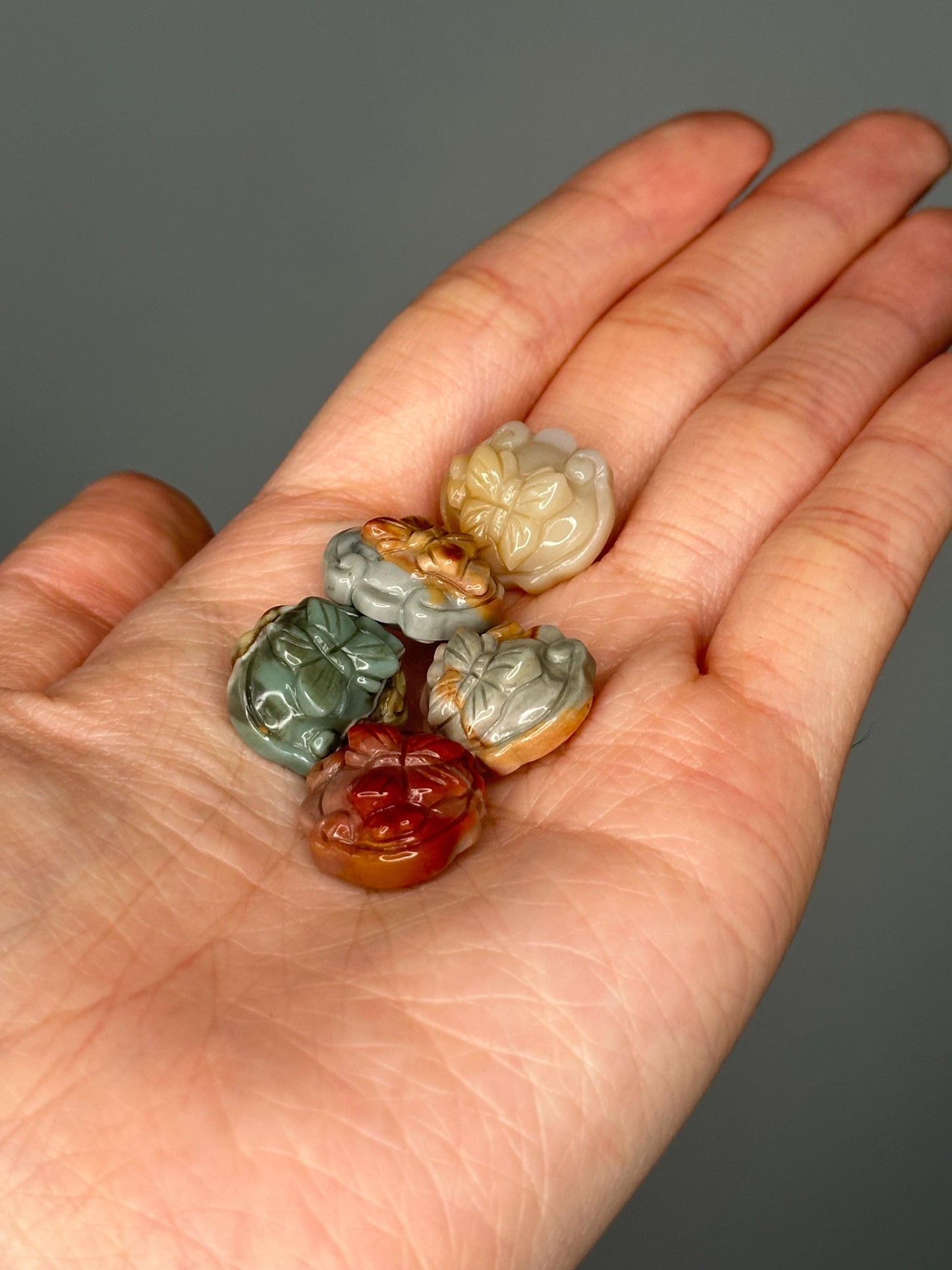 Mini Butterfly Ruyi Alashan Agate Carving