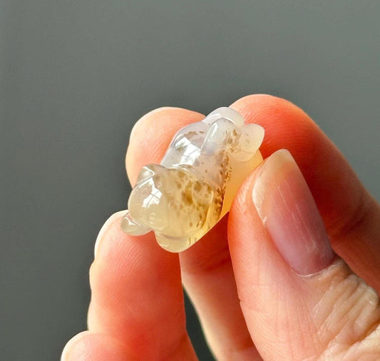 Mini Agate Cat Carving | Polished Crystal Figurine | Cute Gemstone Cat Sculpture | Natural Agate Animal Carving for Gift or Display Decor