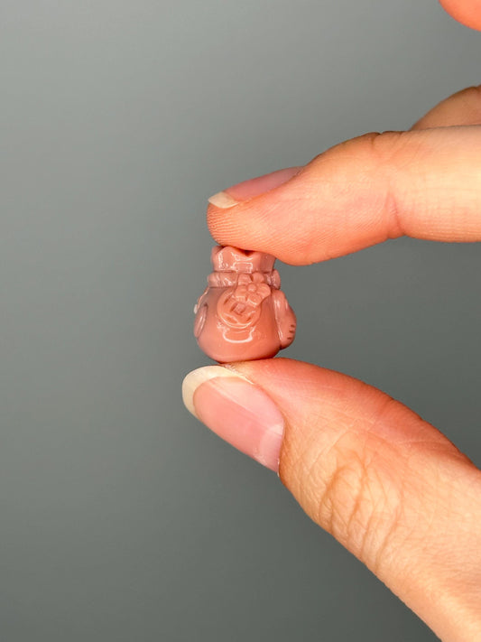 Mini Alashan Agate Lucky Cat with Bag | Crystal Maneki Neko for Prosperity & Luck | Polished Gemstone Figurine for Gift or Decor