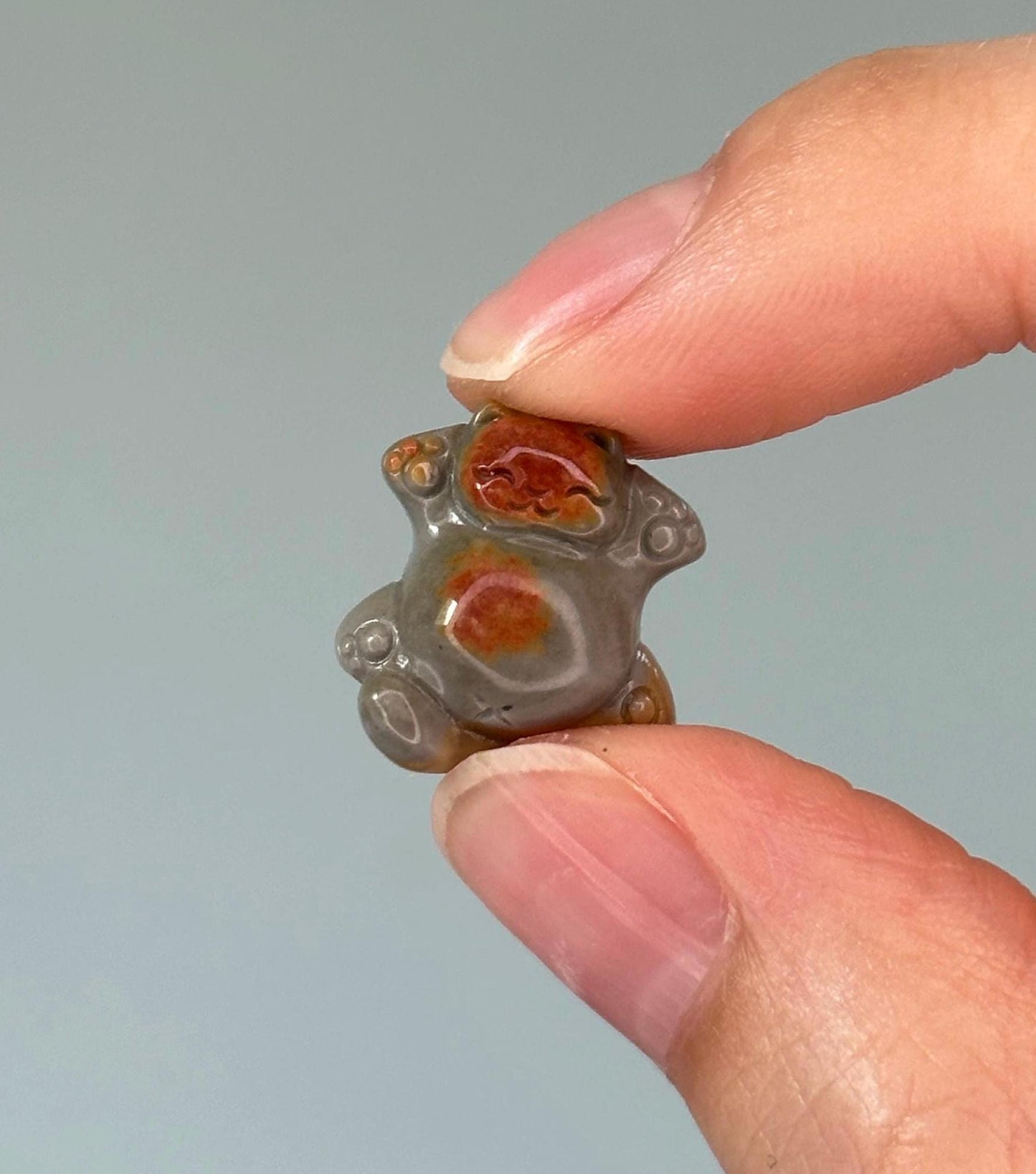 Mini Alashan Agate Fat Cat – Carved Crystal Cat Figurine, Chunky Gemstone Kitty, Cute Animal Decor, Small Crystal Gift for Cat Lovers