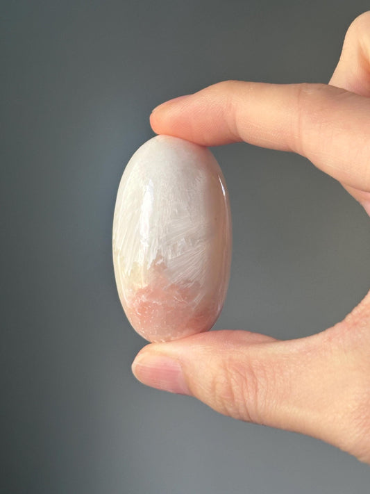 Scolecite Shiva Lingam – Spiritual Meditation Stone, Crown Chakra Crystal, Zeolite Gem, Hindu Sacred Symbol, Peace & Harmony Energy Tool