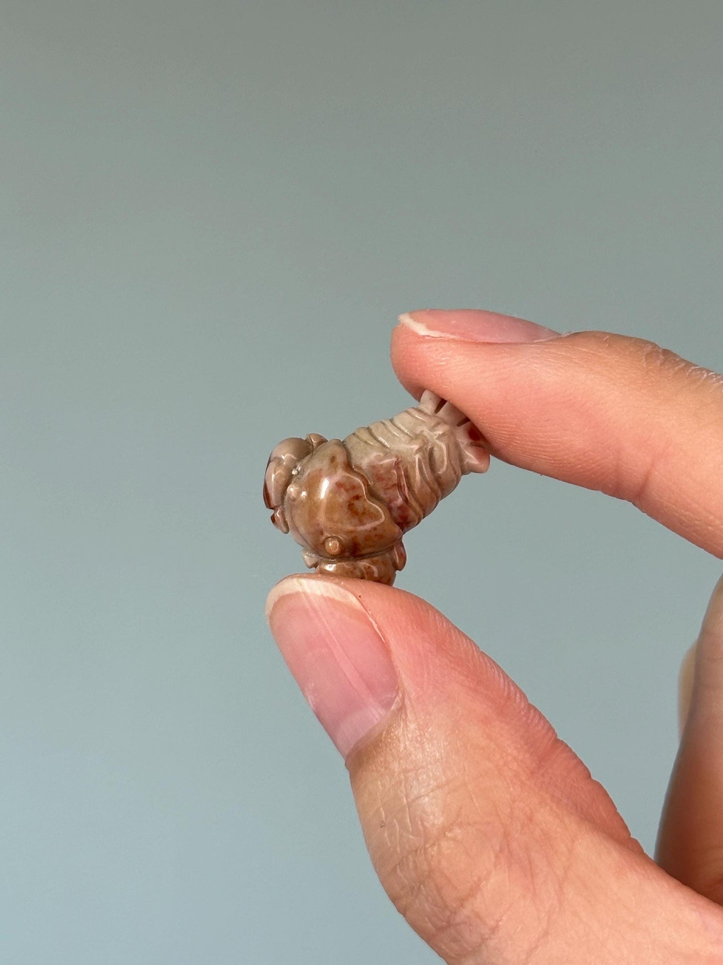 Mini Alashan Agate Lobster – Carved Crystal Sea Animal, Gemstone Ocean Figurine, Unique Carving, Healing Stone Gift for Crustacean Lovers