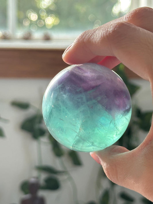 Fluorite Sphere – Polished Crystal Ball, Natural Gemstone for Focus & Clarity, Calming Energy Tool, Spiritual Decor, Meditation Crystal