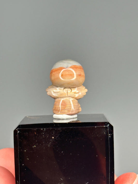 Mini Alashan Agate Angel – Carved Crystal Figurine, Natural Pastel Gemstone for Peace & Protection, Pocket Altar Decor, Spiritual Gift