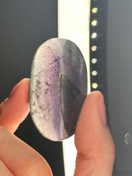 Fluorite with Pyrite Palmstone – Polished Crystal for Focus & Confidence, Natural Gemstone Combo, Energy Tool, Unique Healing Decor Piece