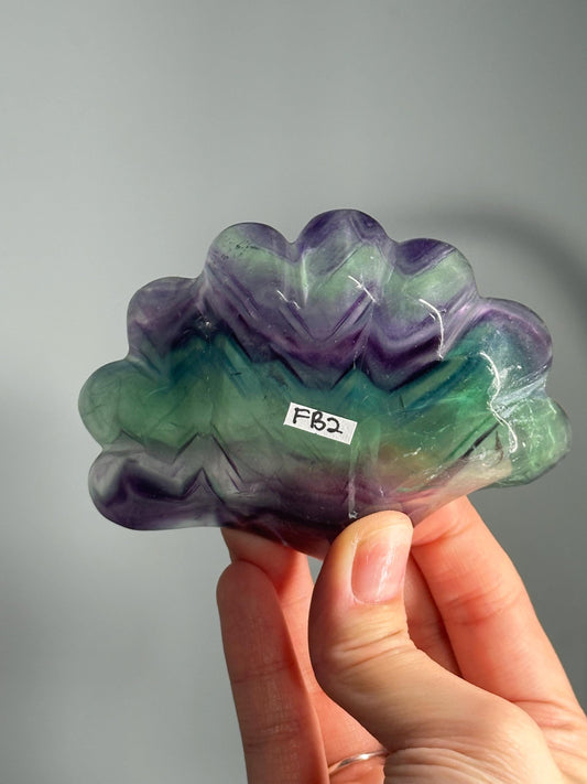Fluorite Shell Bowl – Carved Natural Crystal Dish in Seashell Shape, Rainbow Fluorite for Display, Jewelry Holder, or Altar Offering Bowl
