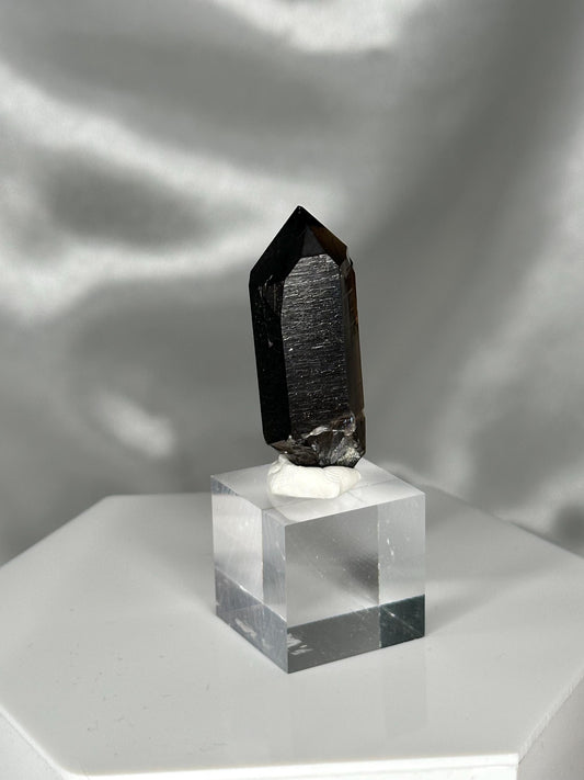 Smoky Quartz Point – Galenstock, Urseren, Switzerland – Alpine Mineral Specimen, Collector’s Crystal for Grounding, Clarity & Protection