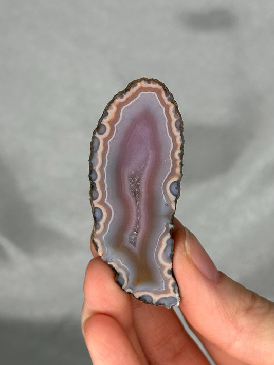 Zhanguo Agate Specimen | Natural Chinese Zhanguo Agate Stone | Banded Mineral Display Piece | Collector Showcase Decorative Accent