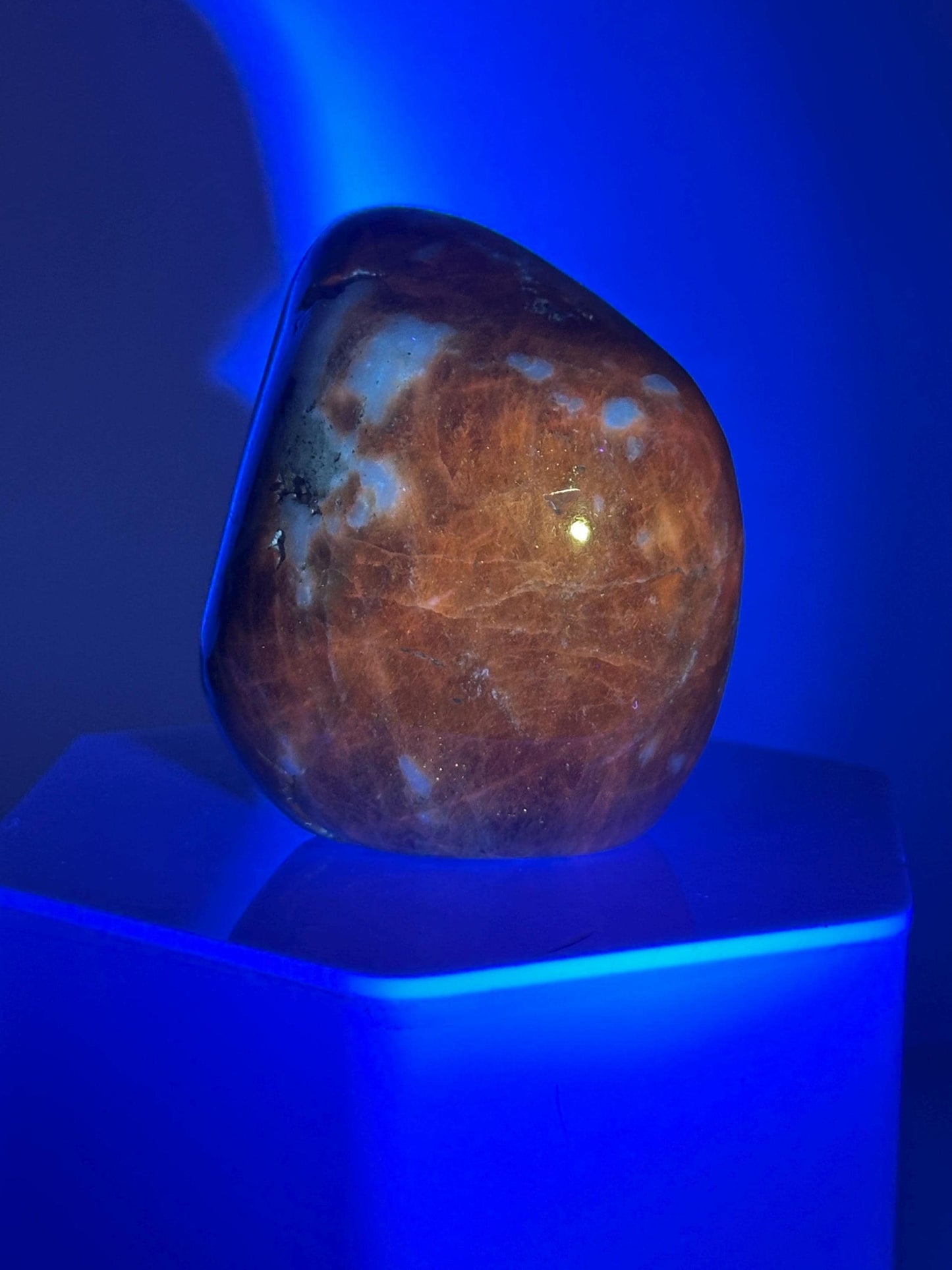 Green Haüyne Freeform UV Reactive | Natural Fluorescent Haüyne Crystal Sculpture | Mineral Display Piece for Home Decor Accent