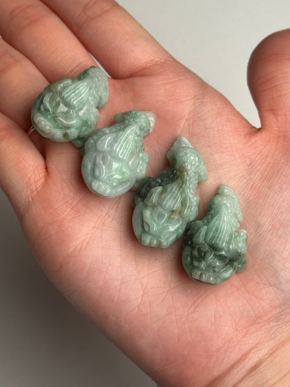 Green Jade Money Frog – Pre-drilled  Feng Shui Wealth Toad, Carved Gemstone Prosperity Symbol, Lucky Decor, Abundance Statue for Home or Office