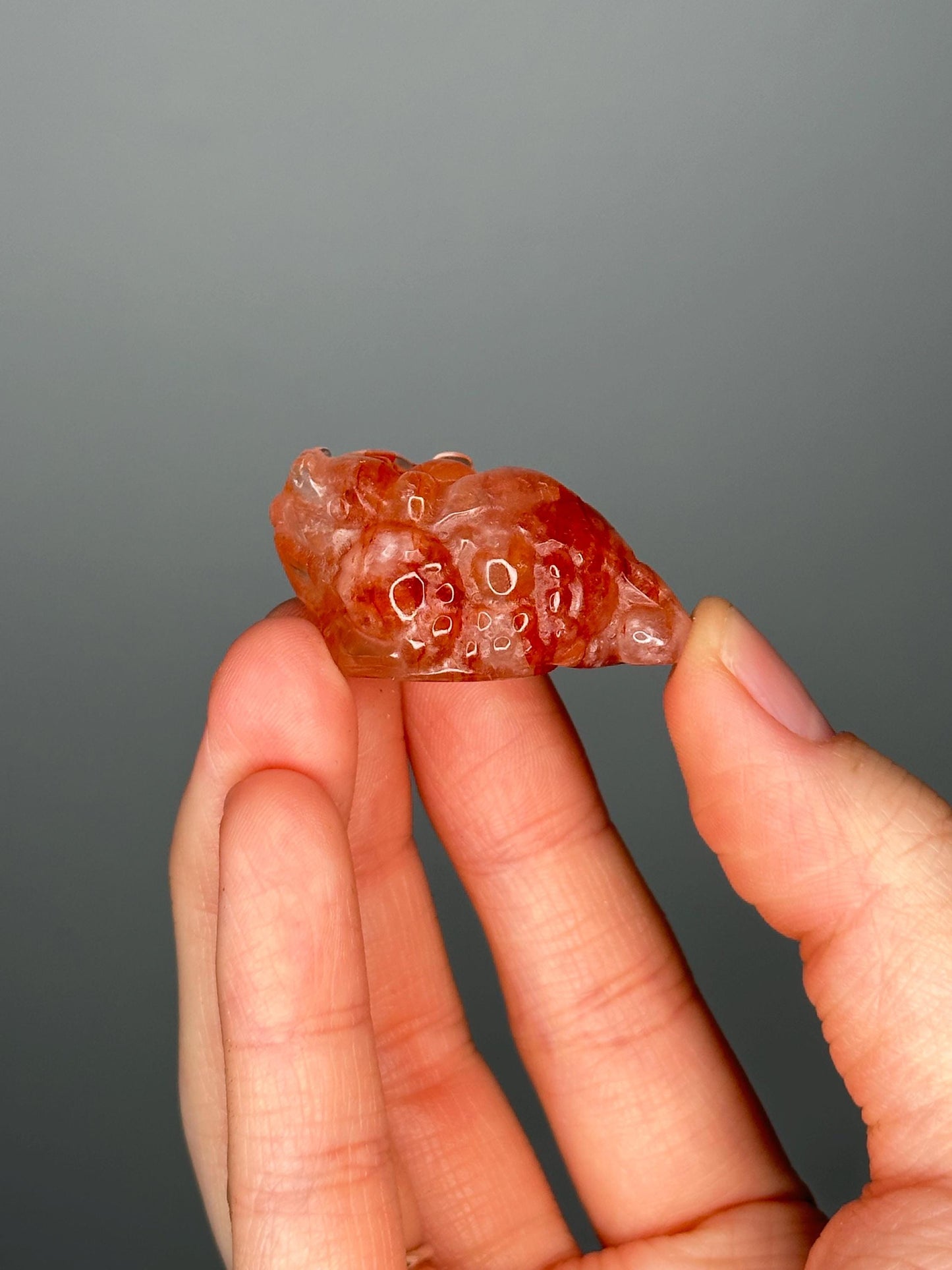 Fire Quartz Money Frog – Carved Crystal Wealth Toad, Natural Gemstone Figurine, Feng Shui Prosperity Decor, Energizing Lucky Sculpture