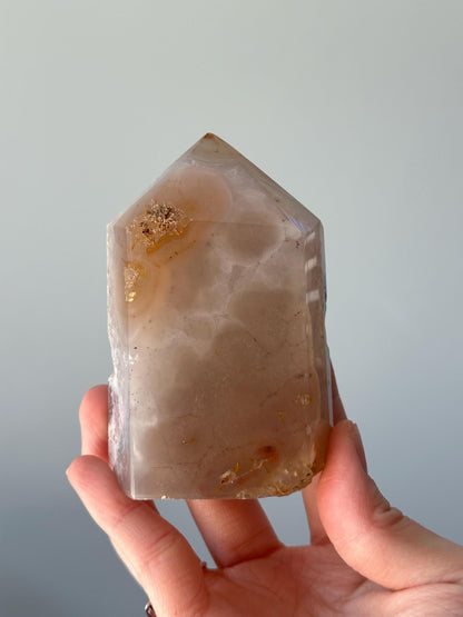Druzy Agate Tower – Polished Crystal Point with Sparkling Druzy Pocket, Natural Gemstone for Healing Energy, Display, or Spiritual Decor