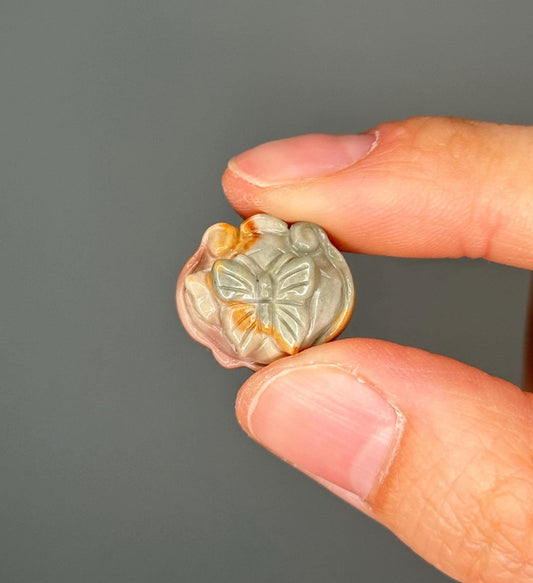 Mini Butterfly Ruyi Alashan Agate Carving