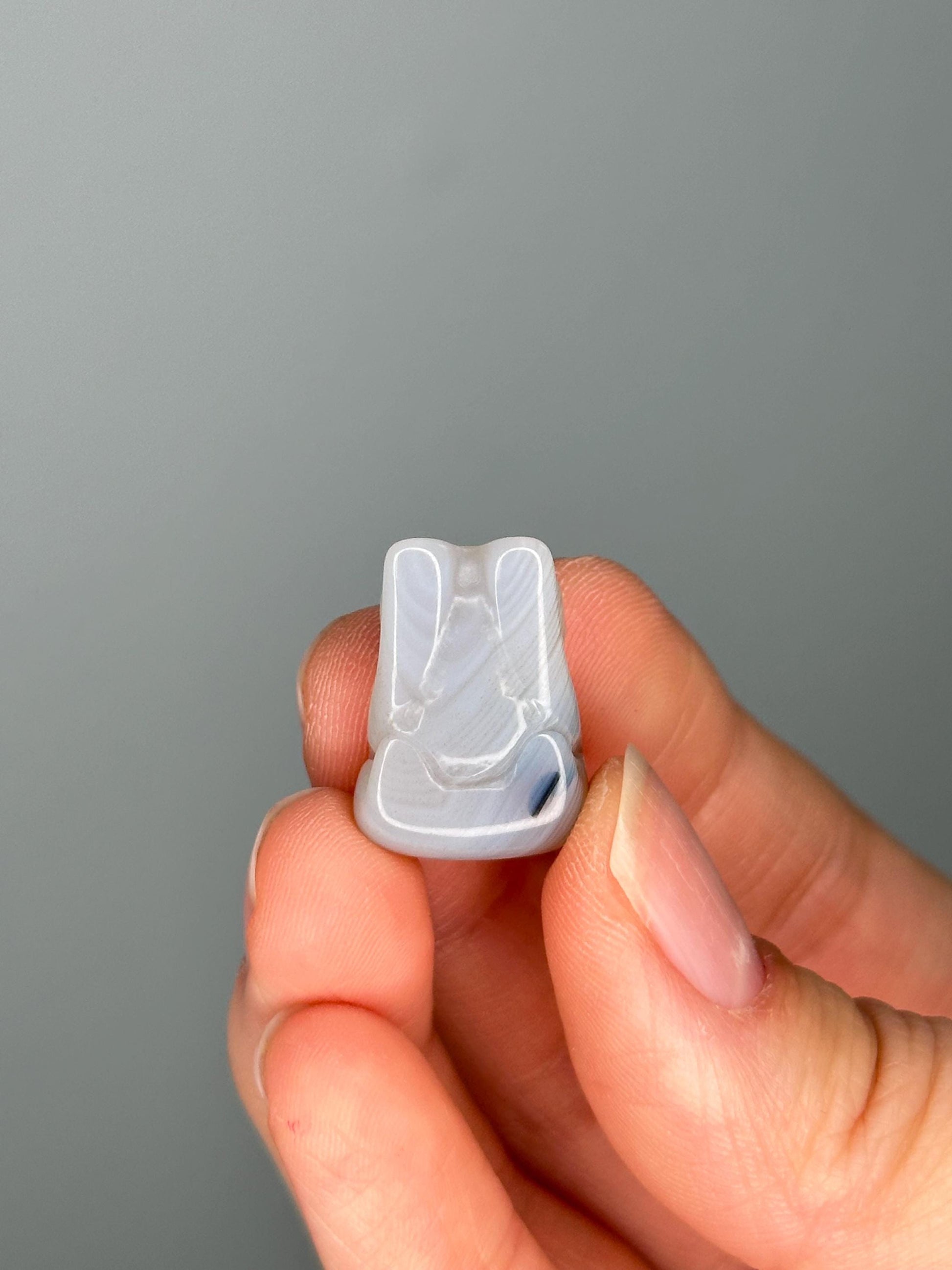 Mini Agate Cat Carving | Polished Crystal Figurine | Cute Gemstone Cat Sculpture | Natural Agate Animal Carving for Gift or Display Decor