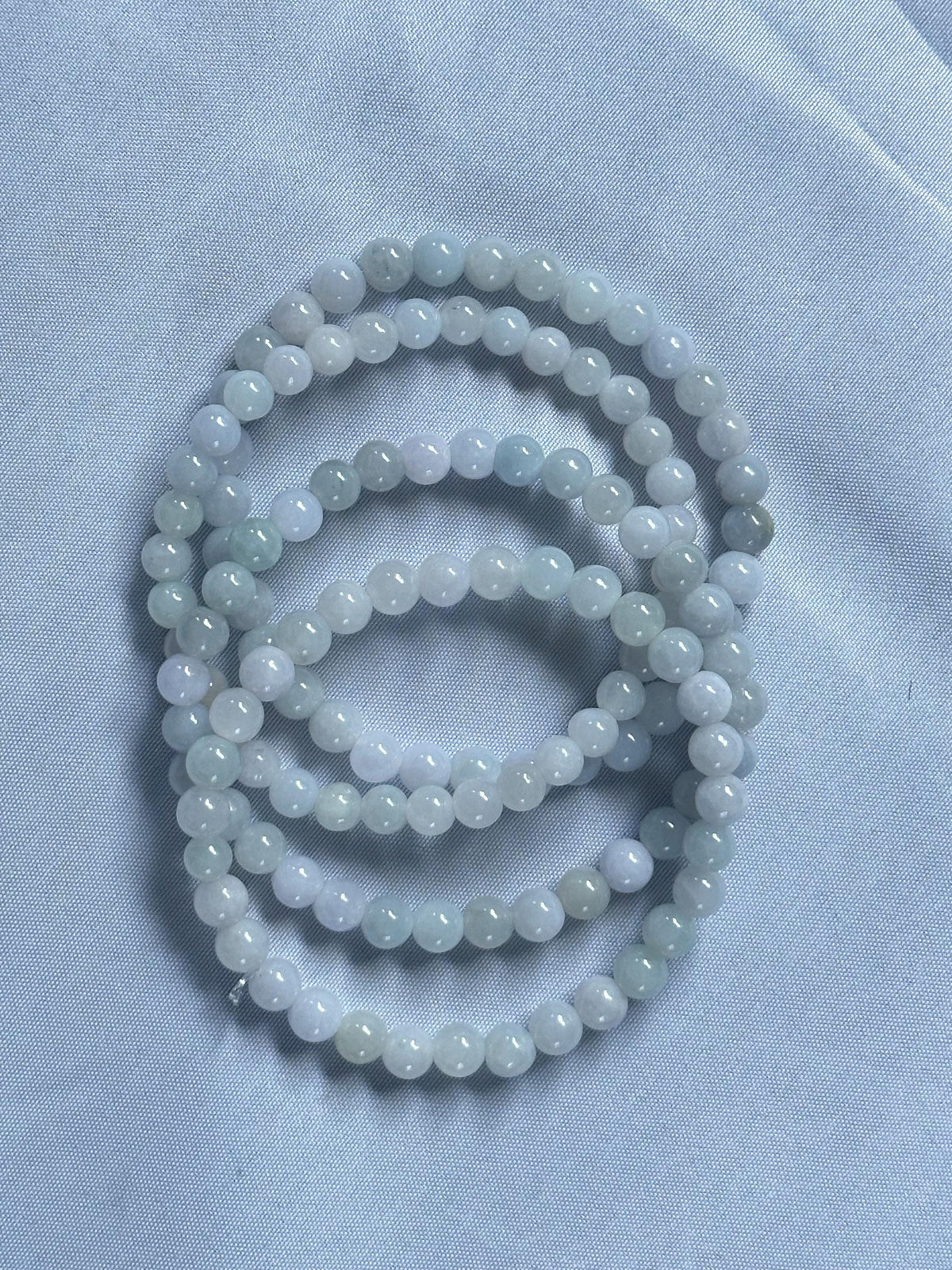 Pale Lavender Grey Jade Bracelet – Natural Gemstone Jewelry, Polished Crystal Beads, Calming Energy Gift, Elegant Pastel Jade Bracelet