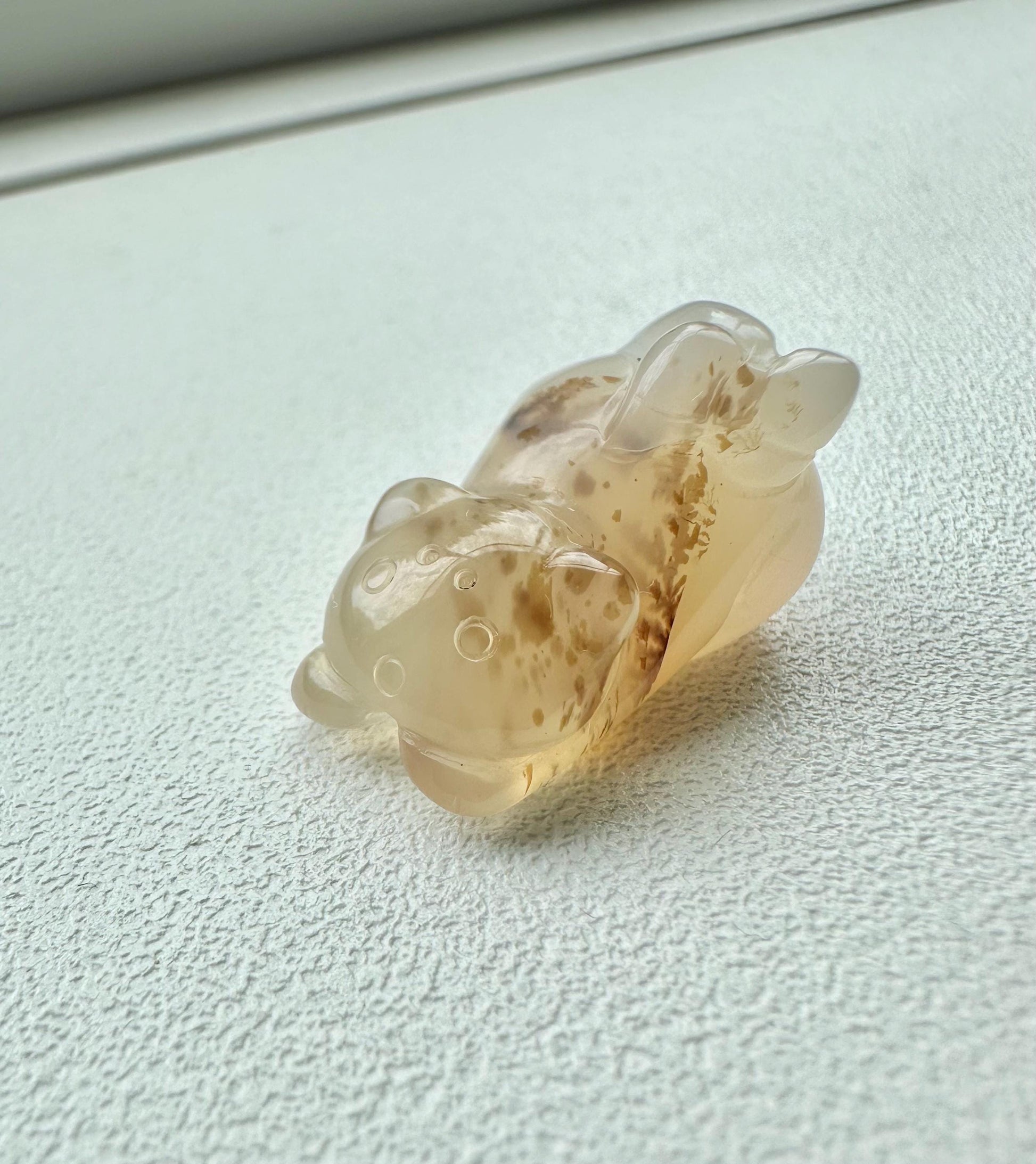 Mini Agate Cat Carving | Polished Crystal Figurine | Cute Gemstone Cat Sculpture | Natural Agate Animal Carving for Gift or Display Decor