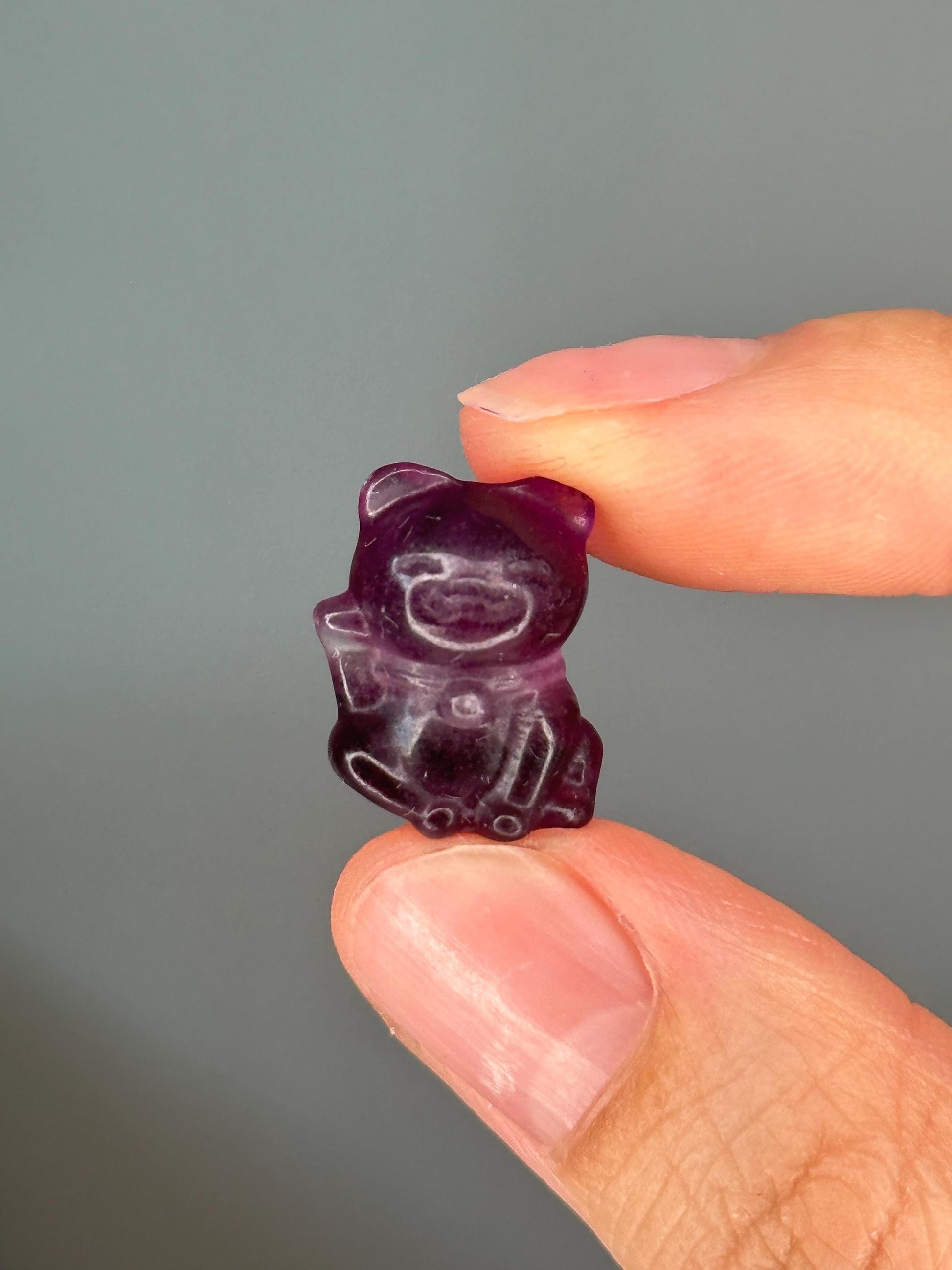 Mini Fluorite Lucky Cat Carving | Crystal Maneki Neko for Good Fortune, Joy & Prosperity | Adorable Gemstone Feng Shui Decor