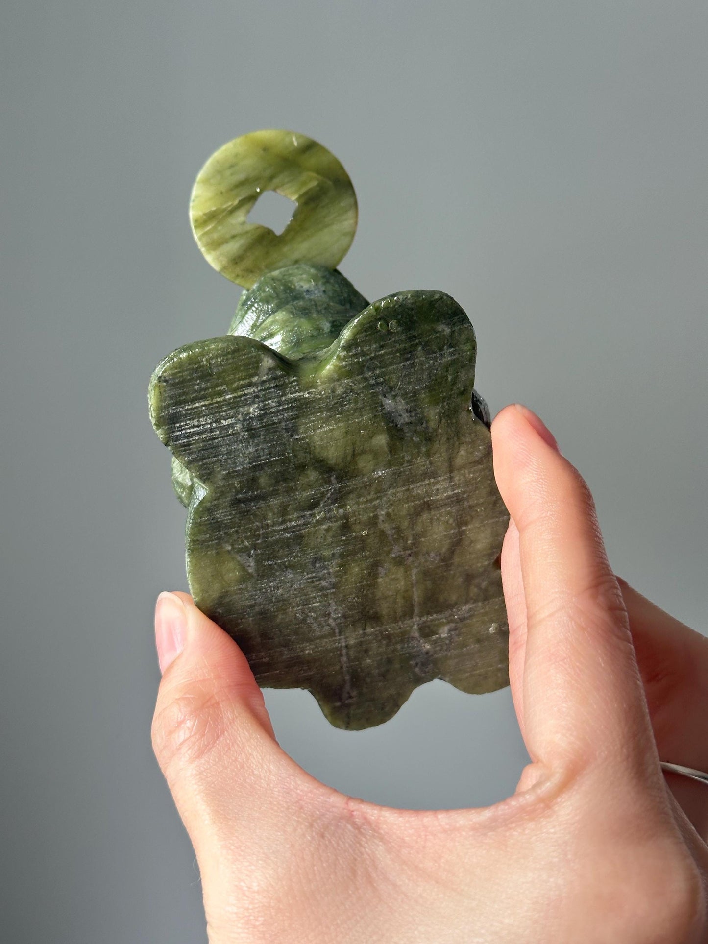 Jadeite Money Frog – Carved Crystal Wealth Toad, Natural Green Gemstone Figurine, Feng Shui Prosperity Decor, Lucky Jadeite Sculpture