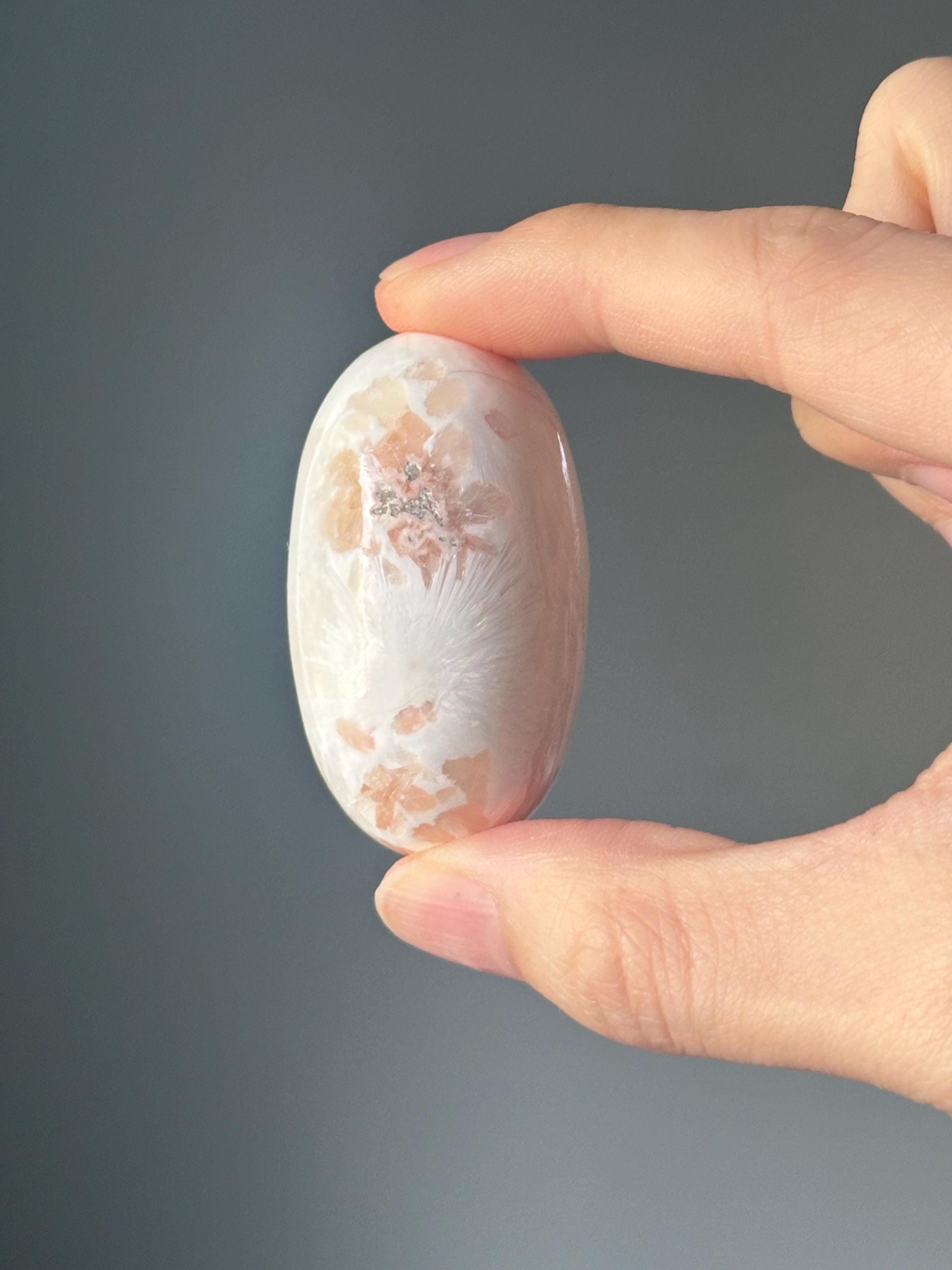 Scolecite Shiva Lingam – Spiritual Meditation Stone, Crown Chakra Crystal, Zeolite Gem, Hindu Sacred Symbol, Peace & Harmony Energy Tool
