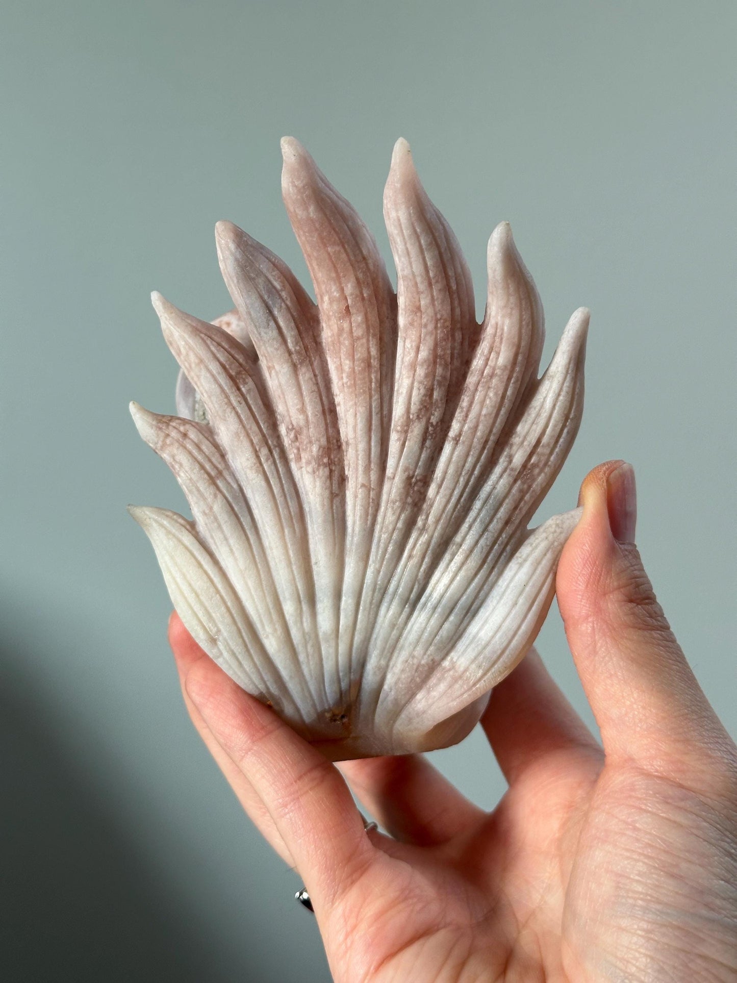 Flower Agate Nine-Tailed Fox – Carved Crystal Kitsune Figurine, Gemstone Spirit Animal, Mystical Decor, Unique Gift for Collectors
