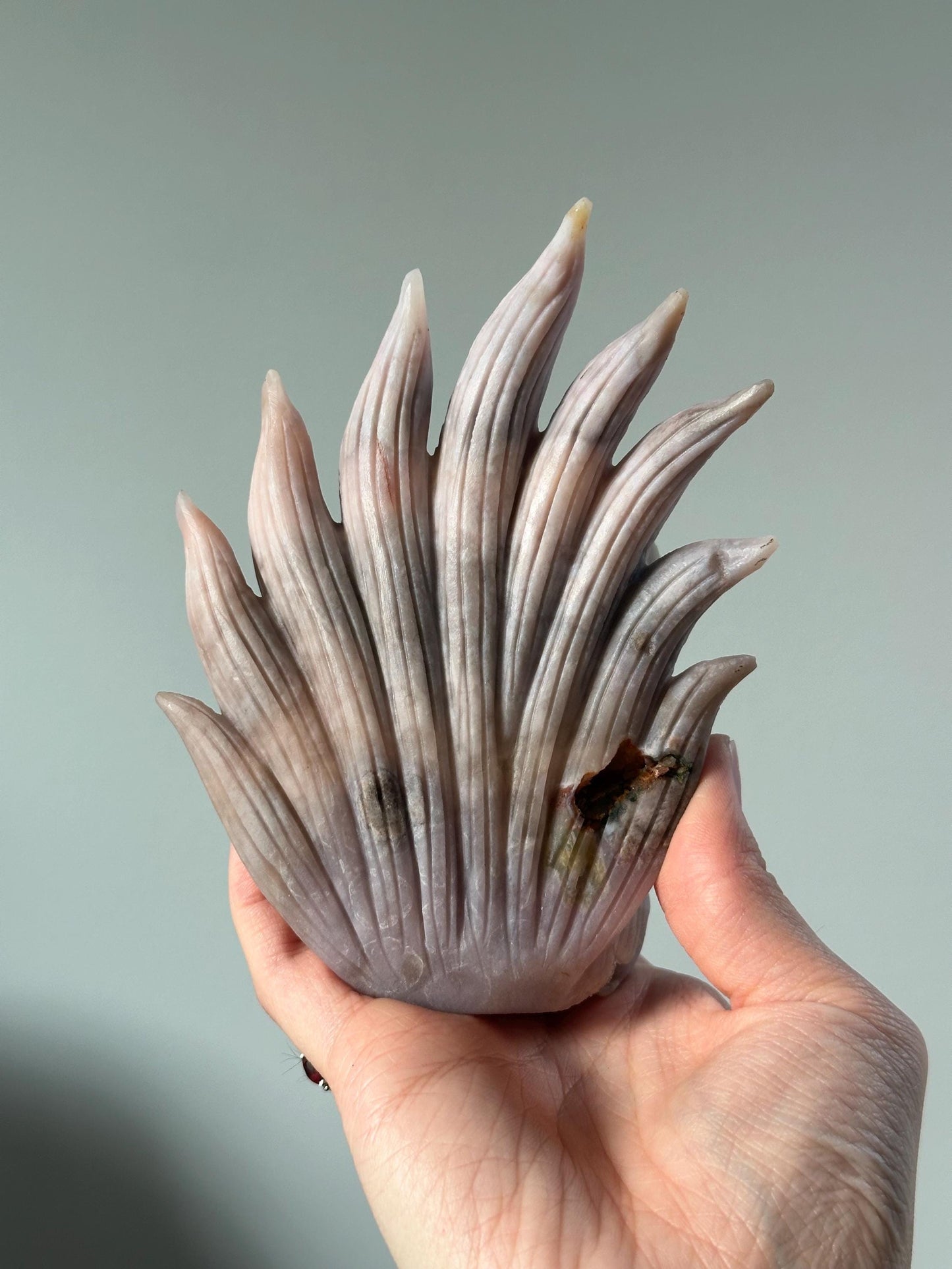 Flower Agate Nine-Tailed Fox – Carved Crystal Kitsune Figurine, Gemstone Spirit Animal, Mystical Decor, Unique Gift for Collectors
