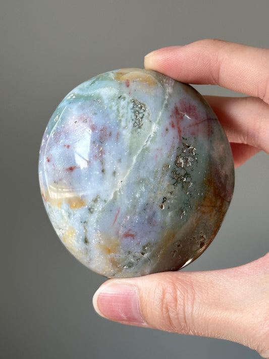 Sea Jasper Palmstone – Natural Crystal Pocket Stone, Polished Gemstone for Calming Energy, Meditation, and Unique Gift Idea