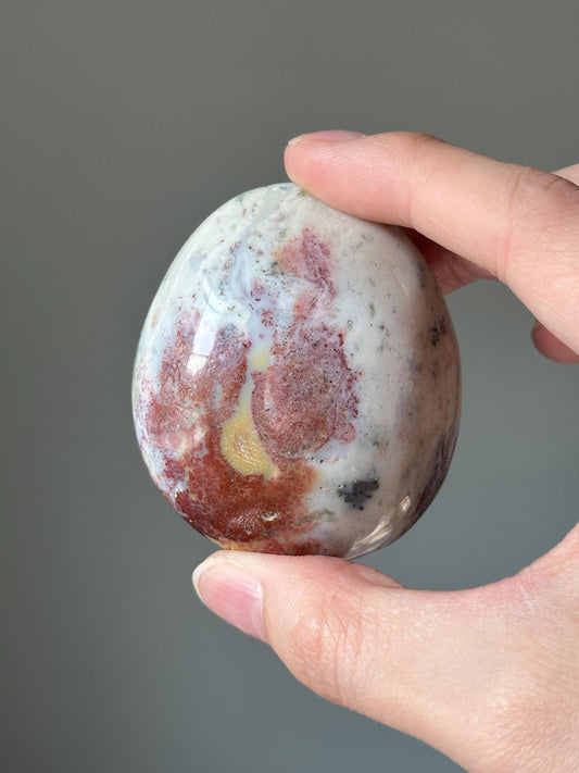 Ocean Jasper Palmstone – Natural Crystal Pocket Stone, Polished Gemstone for Calming Energy, Meditation, and Unique Gift Idea