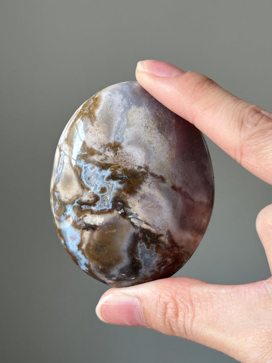 Sea Jasper Palmstone – Natural Crystal Pocket Stone, Polished Gemstone for Calming Energy, Meditation and Unique Gift Idea