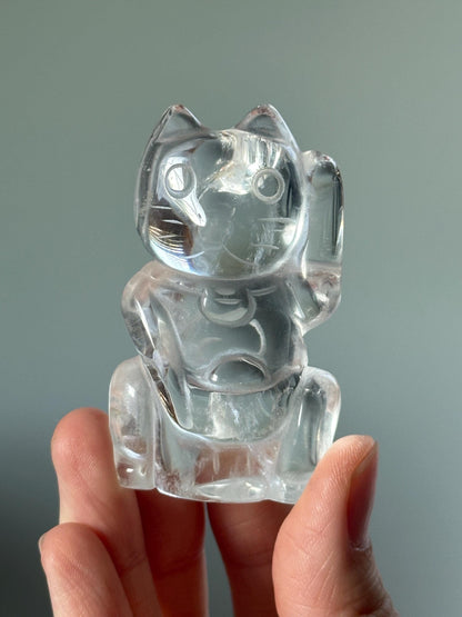 Clear Quartz Lucky Cat – Crystal Maneki Neko, Feng Shui Money Attractor, Clear Quartz Wealth Statue, Begging Cat Figurine for Prosperity