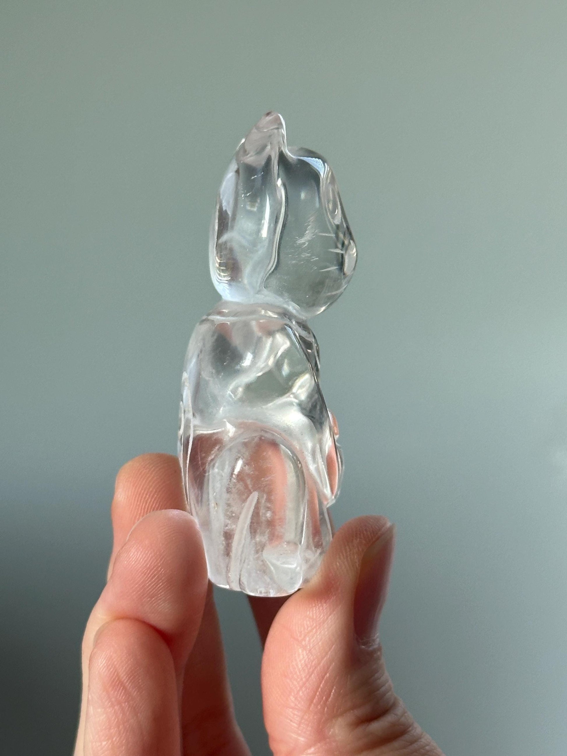 Clear Quartz Lucky Cat – Crystal Maneki Neko, Feng Shui Money Attractor, Clear Quartz Wealth Statue, Begging Cat Figurine for Prosperity