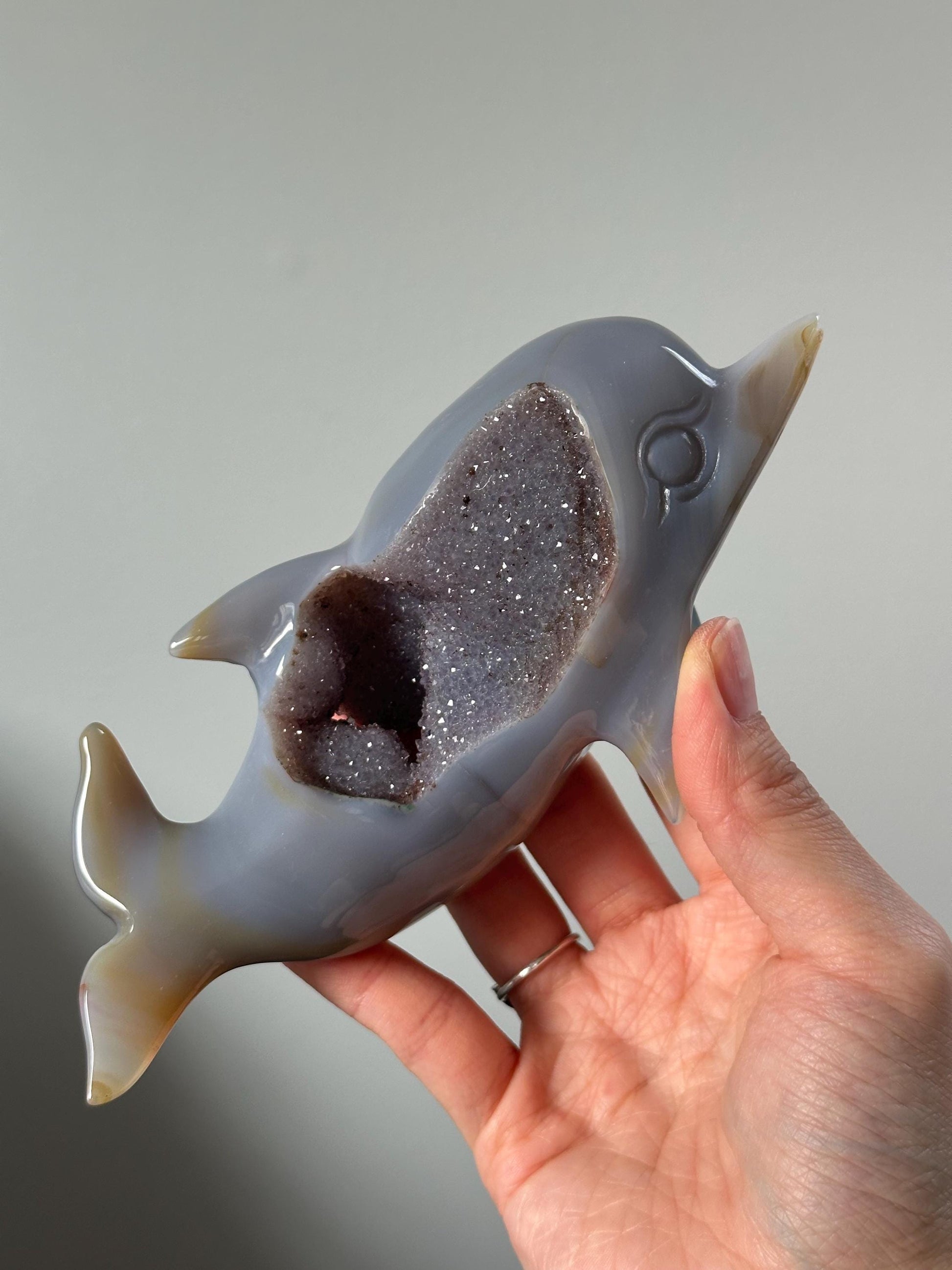 Druzy Agate Dolphin – Self-Standing Crystal Figurine, Natural Gemstone Dolphin, Carved Animal Decor, Unique Ocean Display Gift