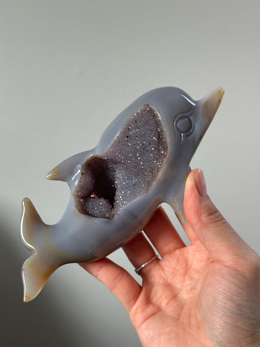 Druzy Agate Dolphin – Self-Standing Crystal Figurine, Natural Gemstone Dolphin, Carved Animal Decor, Unique Ocean Display Gift
