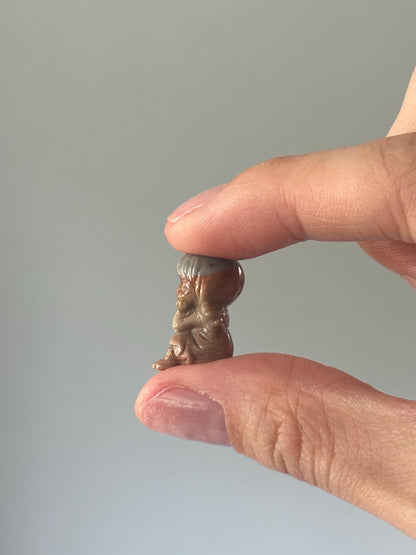 Mini Alashan Agate Angel – Carved Crystal Figurine, Natural Pastel Gemstone for Peace & Protection, Pocket Altar Decor, Spiritual Gift