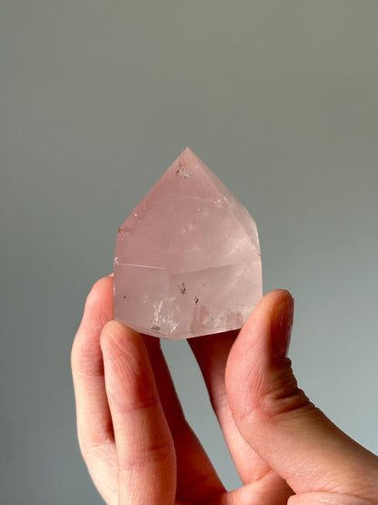 Pink Lithium Quartz Tower – Polished Crystal Point, Natural Soothing Stone, Calming Gemstone Decor, Energy Tool
