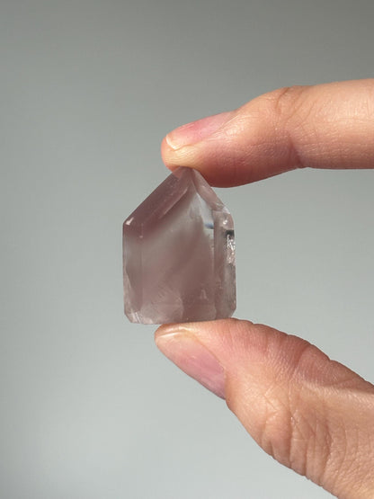 Pink Lithium Quartz Tower – Polished Crystal Point, Natural Soothing Stone for Emotional, Calming Gemstone Decor, Energy Tool