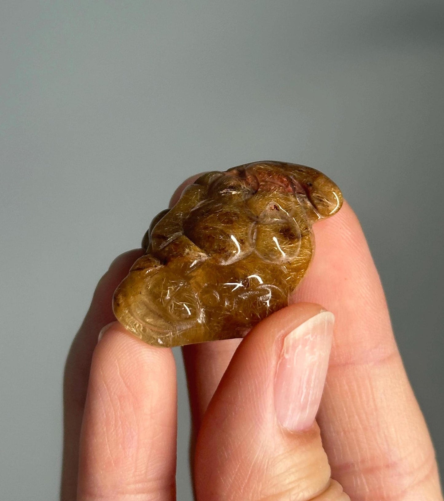 Golden Rutile Quartz Money Frog – Carved Crystal Wealth Toad, Natural Gemstone for Abundance, Feng Shui Decor, Prosperity and Luck Charm
