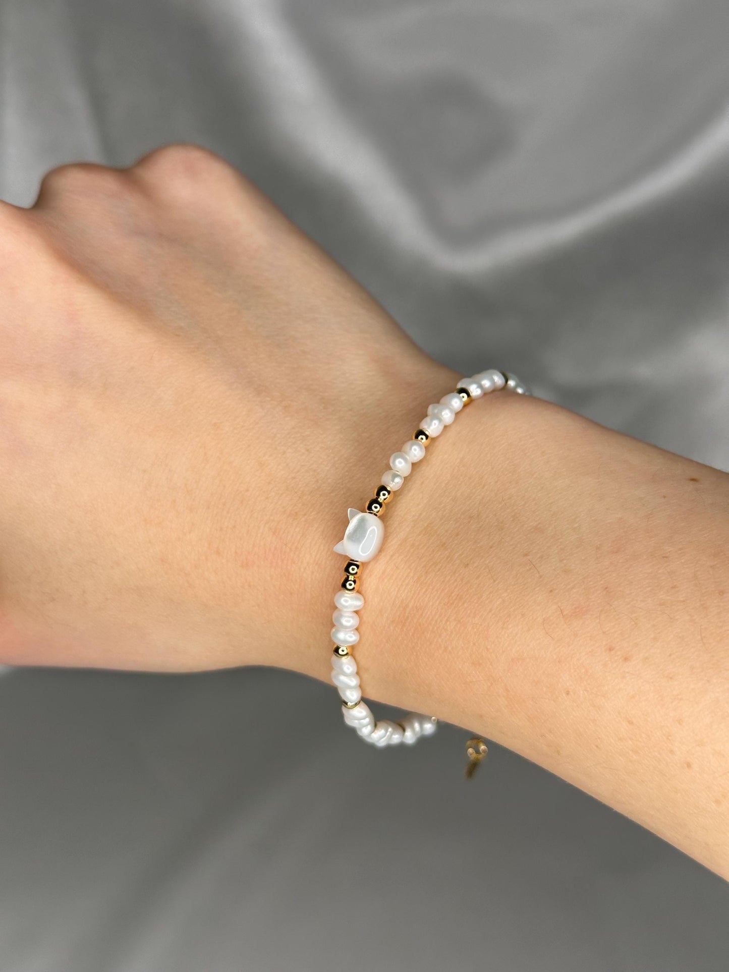 Adjustable Pearl Bracelet with Cat Head Focal Bead & Gold Spacers, Elegant Whimsical Jewelry for Cat Lovers and Feminine Charm