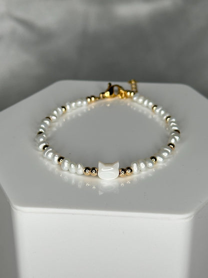 Adjustable Pearl Bracelet with Cat Head Focal Bead & Gold Spacers, Elegant Whimsical Jewelry for Cat Lovers and Feminine Charm