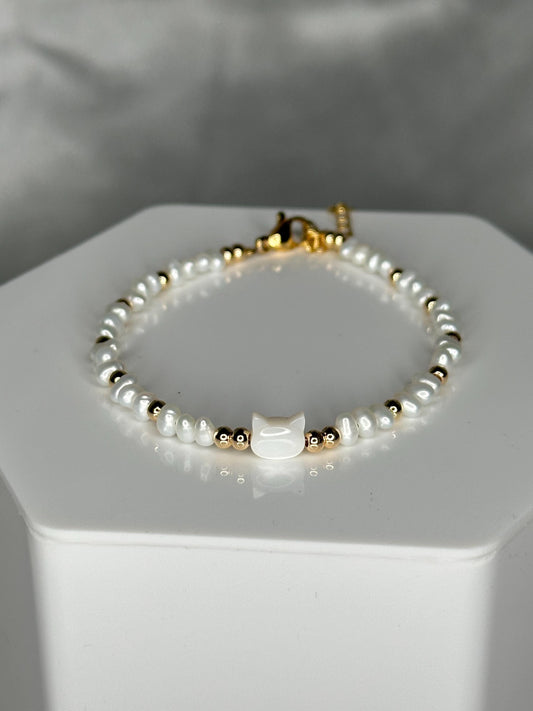 Adjustable Pearl Bracelet with Cat Head Focal Bead & Gold Spacers, Elegant Whimsical Jewelry for Cat Lovers and Feminine Charm