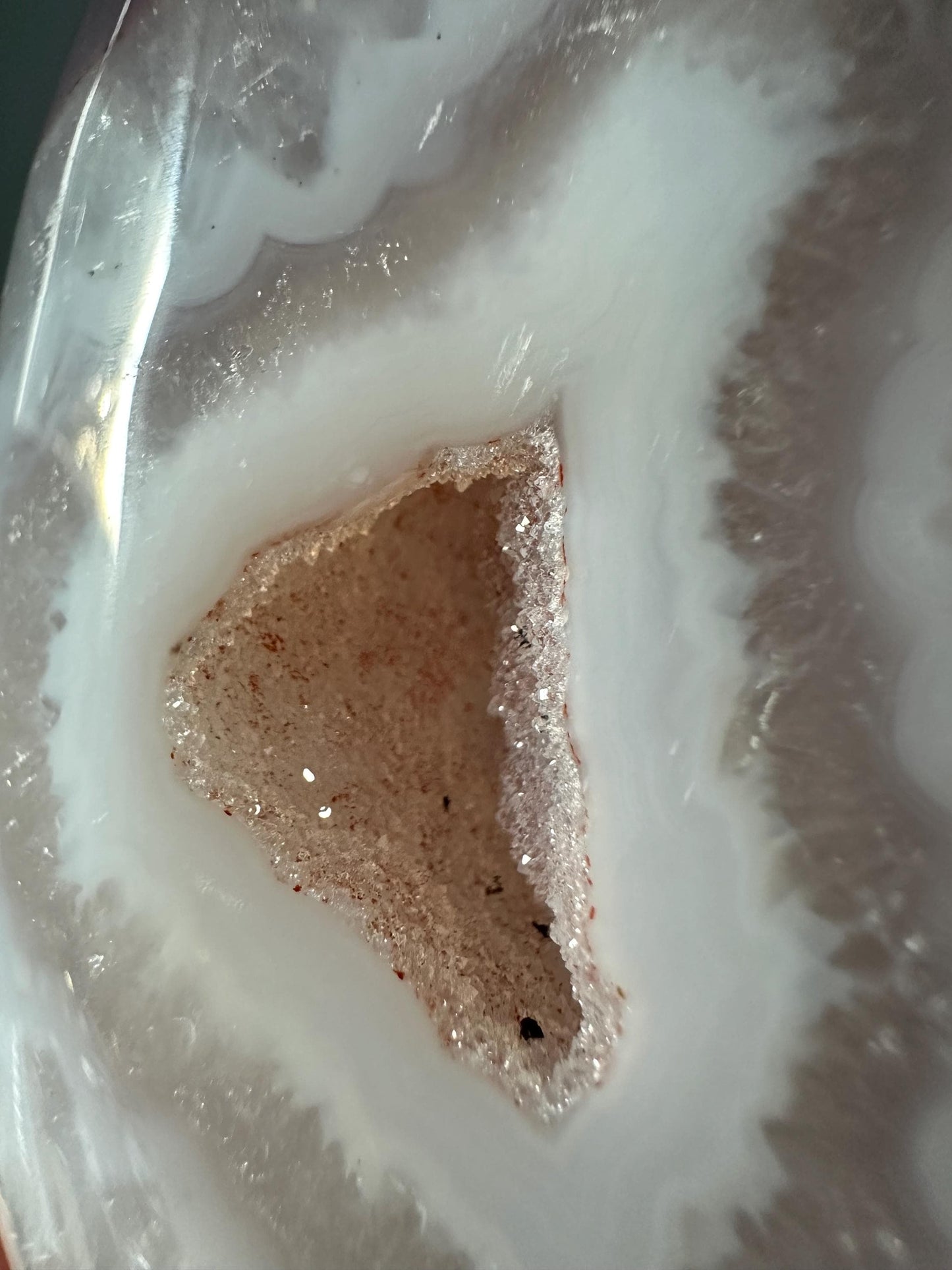 Druzy Agate Egg | Sparkling Crystal Geode Display | Natural Agate Carving with Glittering Druzy Pocket | Unique Decorative Stone Gift