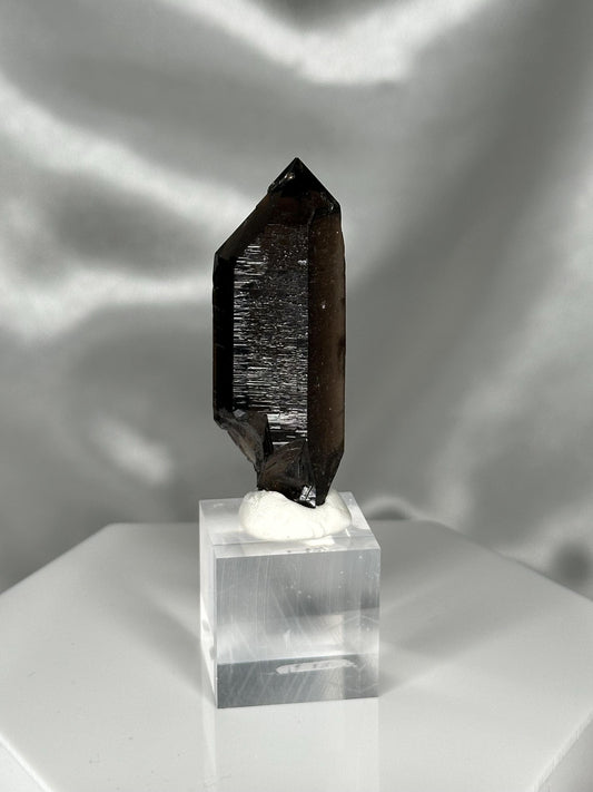 Smoky Quartz Point – Galenstock, Urseren, Switzerland – Alpine Mineral Specimen, Collector’s Crystal for Grounding, Clarity & Protection