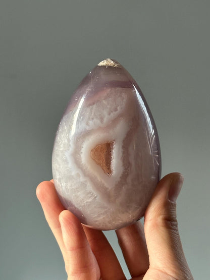 Druzy Agate Egg | Sparkling Crystal Geode Display | Natural Agate Carving with Glittering Druzy Pocket | Unique Decorative Stone Gift