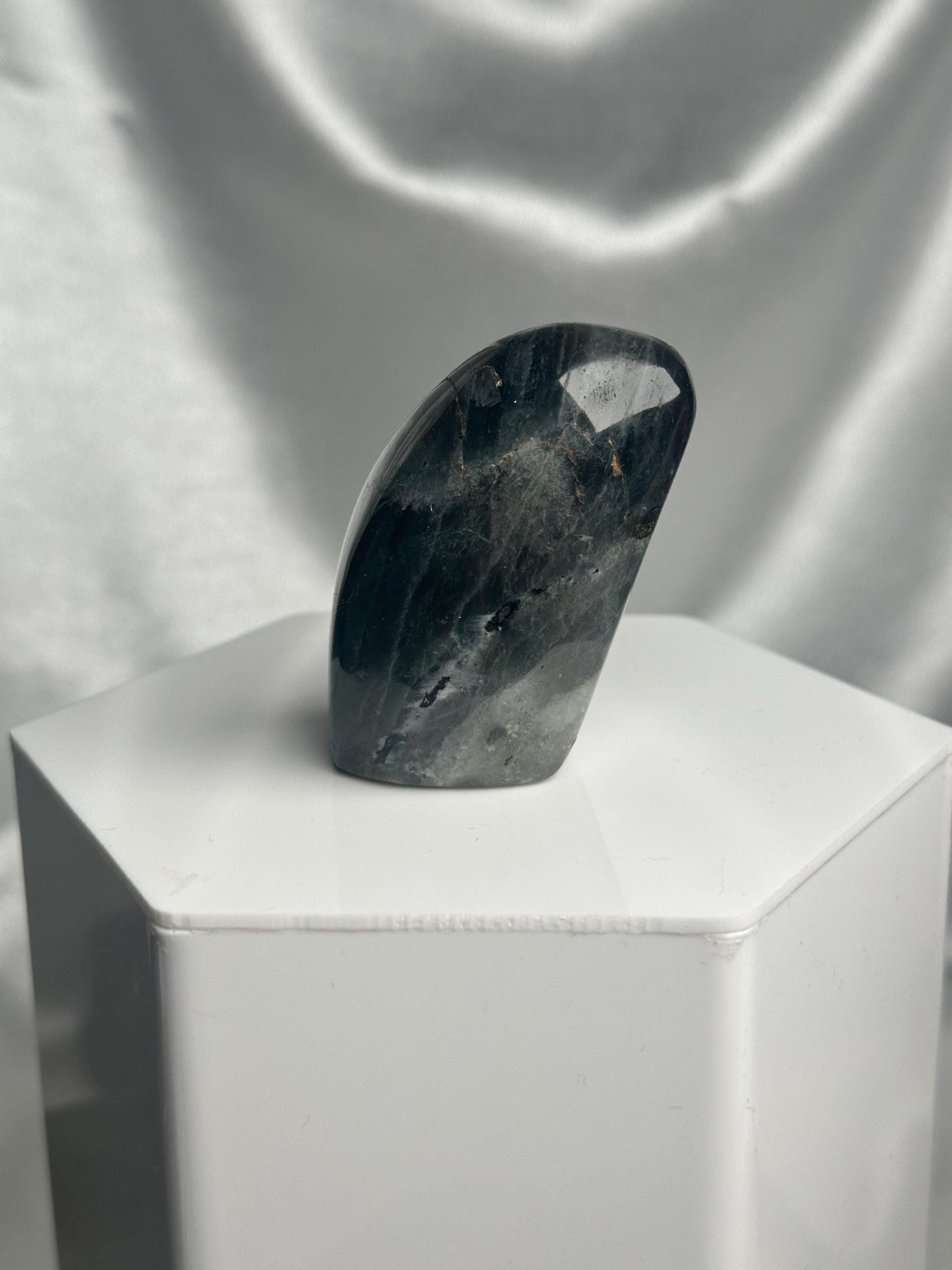 Labradorite Freeform | Natural Flashy Labradorite Carving | Polished Crystal Display Piece for Collectors & Home Decor