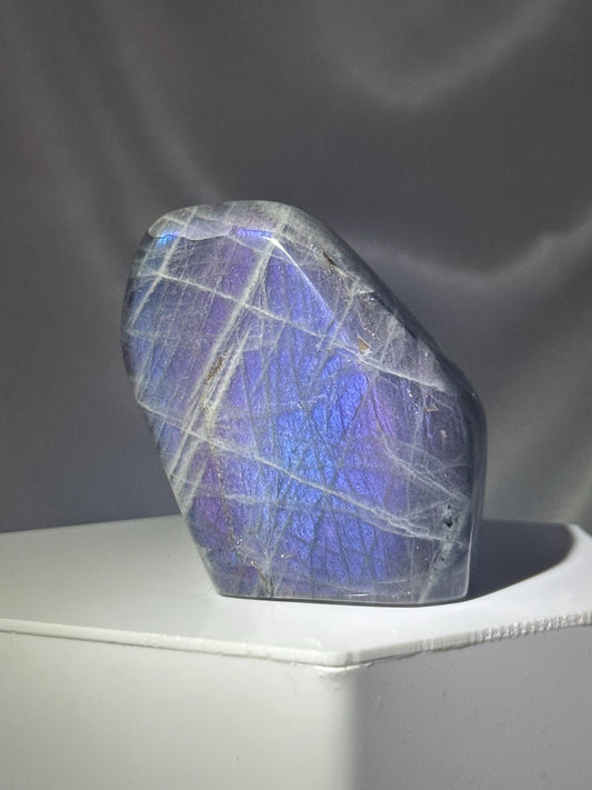 Labradorite Freeform | Natural Flashy Labradorite Carving | Polished Crystal Display Piece for Collectors & Home Decor