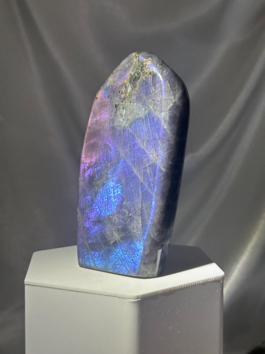 Labradorite Freeform | Natural Flashy Labradorite Carving | Polished Crystal Display Piece for Collectors & Home Decor
