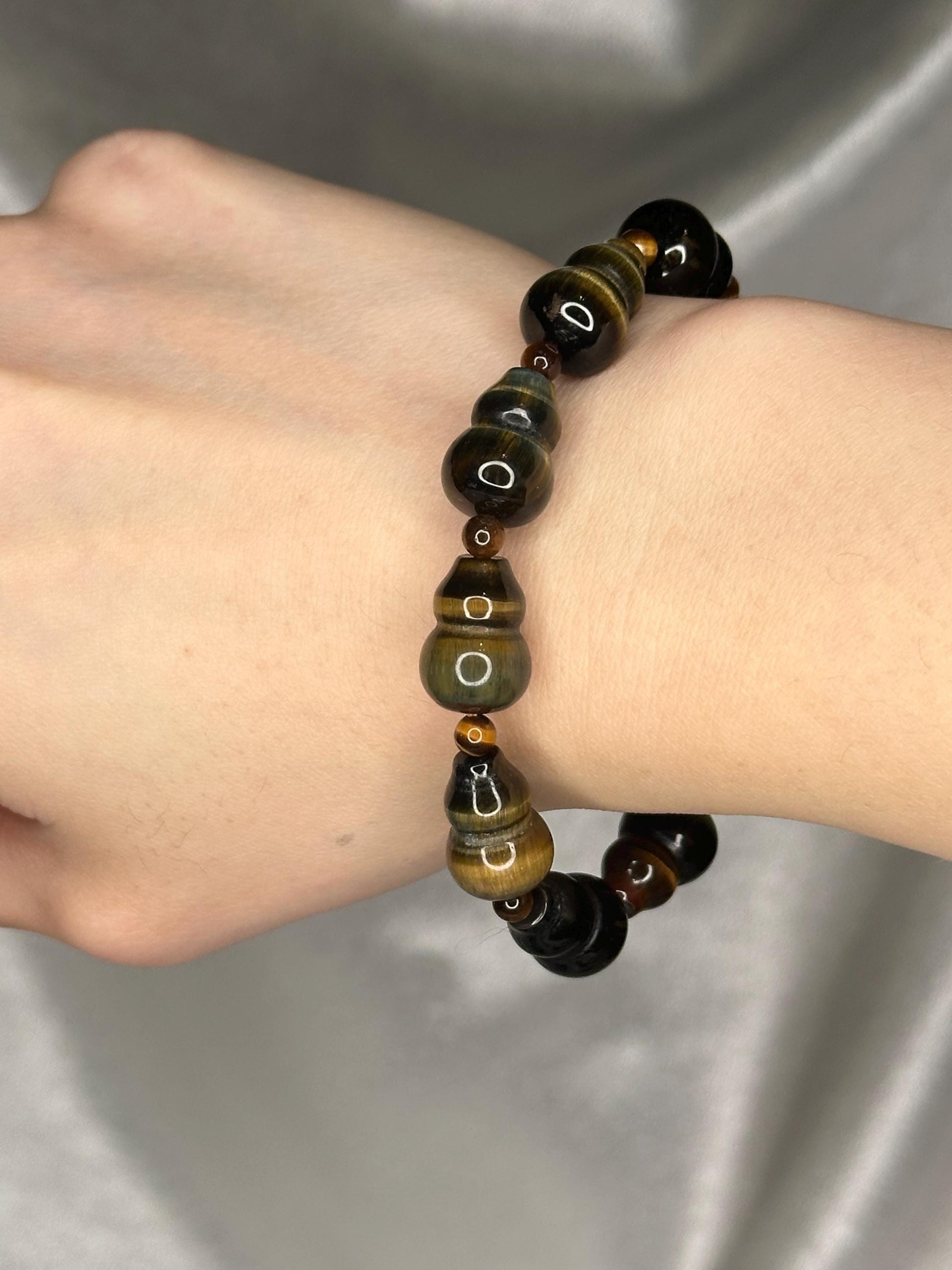 Natural Tiger’s Eye Hulu Bracelet | Polished Tiger Eye Beads | Handmade Gemstone Beaded Bracelet for Collectors & Wear | Hint of Blue