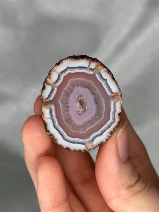 Zhanguo Agate Specimen | Natural Chinese Zhanguo Agate Stone | Banded Mineral Display Piece | Collector Showcase Decorative Accent