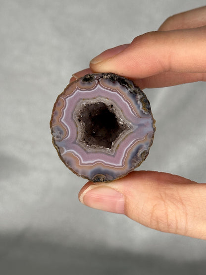 Zhanguo Agate Specimen | Natural Chinese Zhanguo Agate Stone | Banded Mineral Display Piece | Collector Showcase Decorative Accent